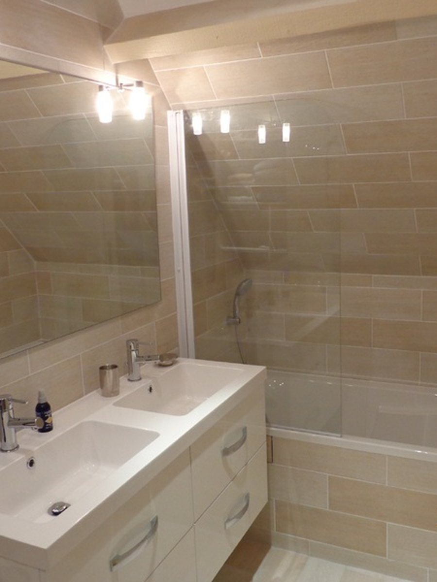Salle de bain complète, double vasque